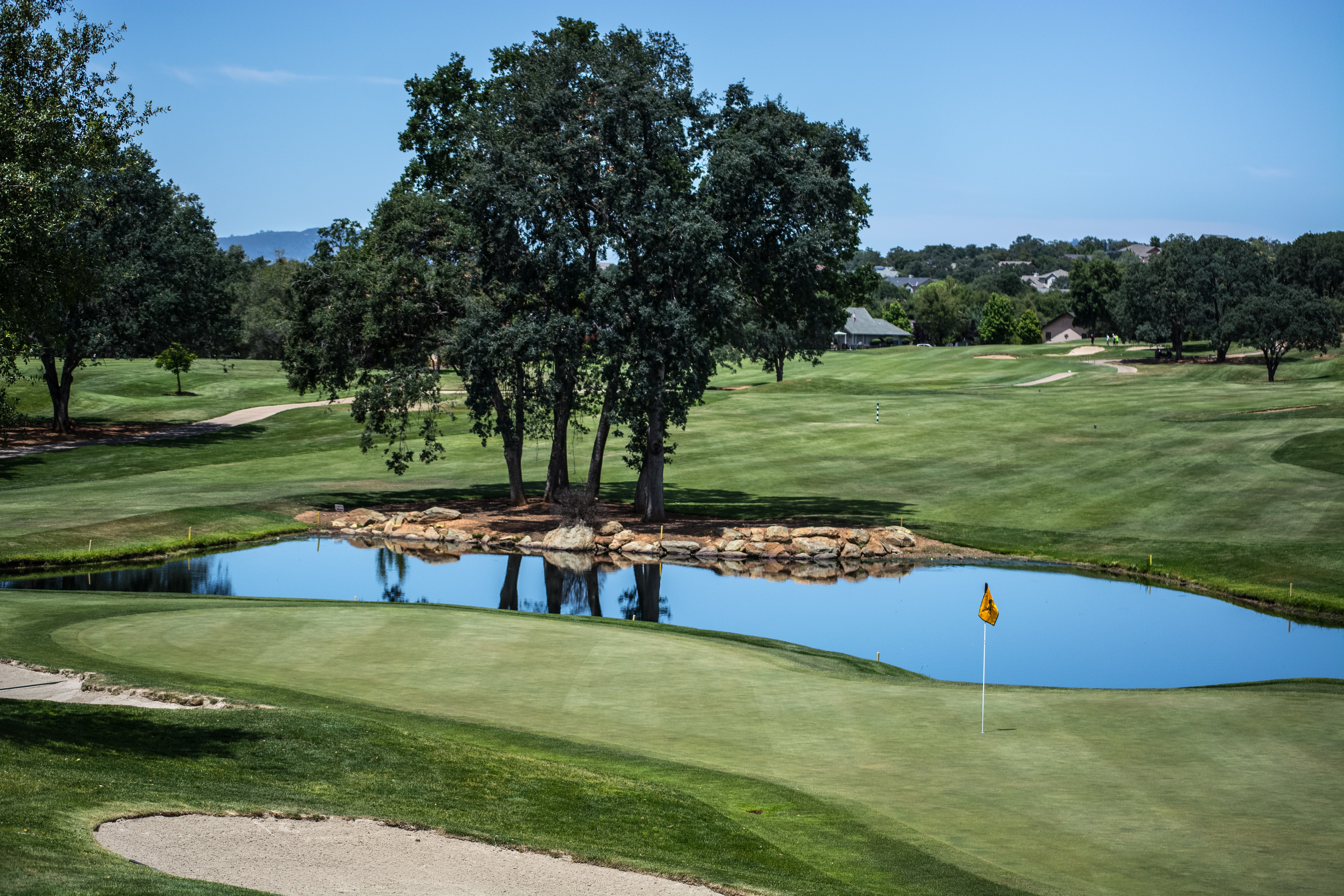 Award-winning golf academy provides private and group instruction for beginners, advanced, and PGA players.